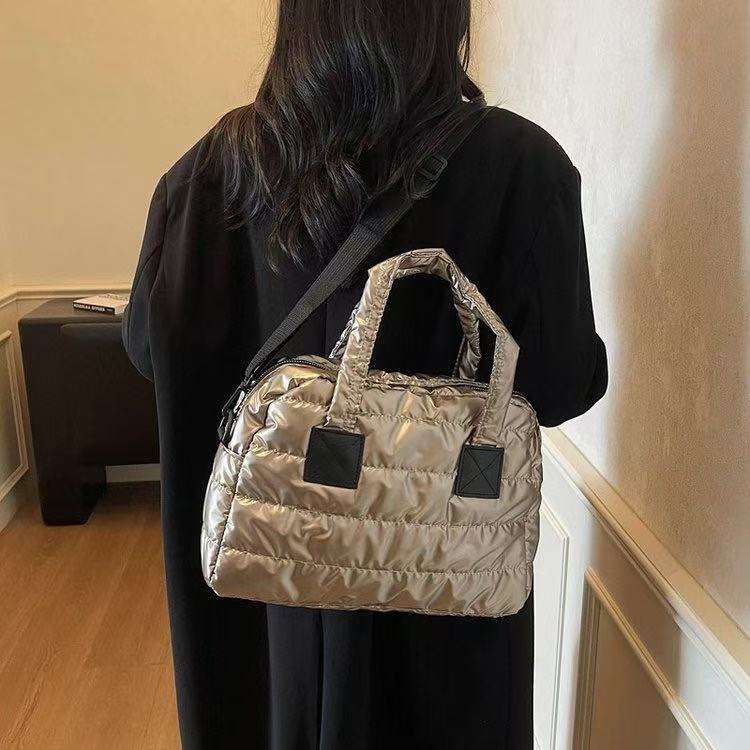 โกลเด้น