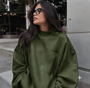 เสื้อสเวตเชิ้ตคอเต่าทรงโอเวอร์ไซส์สำหรับผู้หญิง พรีเมียม OEM ผ้าฝ้ายเนื้อนุ่ม ทรงหลวม สวมใส่สบาย เหมาะสำหรับฤดูใบไม้ร่วงและฤดูหนาว - Product Image 1