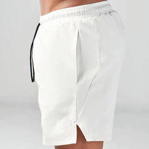 Shorts de compression tendance pour hommes avec taille élastique, tissu lisse et à séchage rapide pour la course et le fitness - Product Image 3