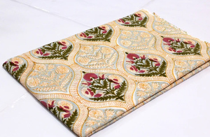 Tissu en coton écologique imprimé à la main, motif floral Paisley Sanganeri indien, matière douce pour robes de filles et décoration intérieure - Product Image 4
