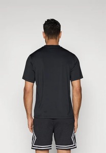 Shorts de sport respirants et écologiques à séchage rapide en maille de haute qualité pour l'entraînement athlétique et le fitness masculin - Personnalisables en gros (OEM) - Product Image 4