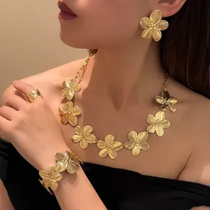 Gold Plated Floral Jewelry Set <b>Statement</b> <b>Necklace</b> Bracelet Ring Earrings Women's Party Romantic Style Link Chain - Product Image 3