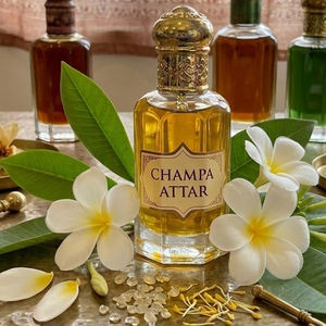 Aceite de Perfume Natural Champa Attar, Aroma Floral Dulce, 100% Puro, con Consistencia Líquida de Viscosidad Media, para Aromaterapia y Uso Personal - Product Image 3