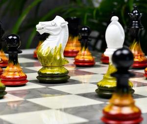 Jeu d'échecs Staunton en bois de qualité supérieure, finition Flame Frost, roi de 4,0 pouces avec deux reines, style tournoi classique au meilleur prix - Product Image 4