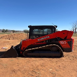 Cargadora de orugas Kubota con motor diésel y bomba PLC, lista para envío rápido. - Product Image 1