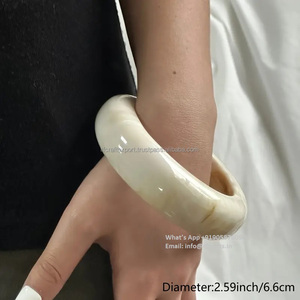 Juego de pulseras y brazaletes finos de resina hechos a mano de 4 regalos de boda y fiesta cristiana multicolor con piedra moissanita - Product Image 5