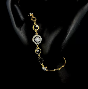 Pulsera Radiance con diamantes cultivados en laboratorio de corte redondo – Elegante joyería de diamantes con motivo de halo para mujer - Product Image 1