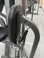 Curl des biceps classique convergent |   Ligne de force biomecanique |   Acier de 3 mm |   Machine de musculation commerciale NT06