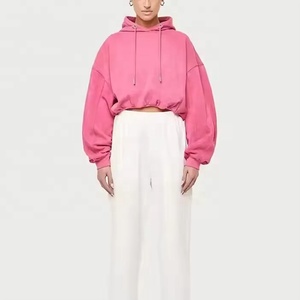 Sweat-shirt à capuche rose surdimensionné pour femme avec épaules tombantes et poches, couleur unie, en molleton, idéal pour l'automne - Product Image 2