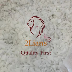 Gránulos de POM Blanco Reciclado para Moldeo por Inyección y Extrusión con Menos del 5% de Tinta - Product Image 1