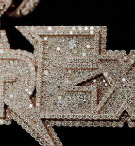 Pendentif en Moissanite Or Rose avec Pierres Taille Baguette Entièrement Serties, Collier Charme Hip Hop Entièrement Sertie, Bijoux Quotidiens pour Hommes - Product Image 5