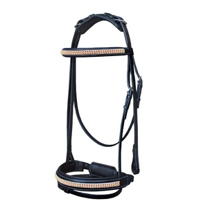 Brida para Caballo de Cuero Negro de Primera Calidad con Diseño Personalizado Rub International, Adornada con Cristales de Imitación y Ajustable - Product Image 1