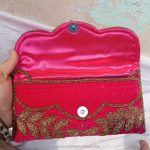 Pochette de soirée vintage en tissu de coton fait main avec broderie perlée et chaîne, sac de créateur de luxe pour fêtes et mariages, personnalisable et tendance - Product Image 6