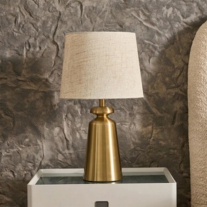 Lámpara de Mesa Monarch Bell de Metal con Acabado Dorado Cepillado, Pantalla de Lino, Base de Hierro Resistente, Iluminación Cálida para el Hogar - Product Image 2