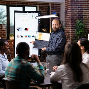 UNIVENTURE : Systèmes de présentation professionnelles pour les concepteurs et des cadres de narration visuelle avancés pour la croissance - Product Image 3