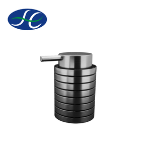 ชุดอุปกรณ์ห้องน้ำพลาสติกสีทอง ขวดโลชั่นทรงกระบอกสีเงินขัดเงา - Product Image 2