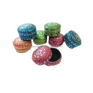 Boîte de rangement en métal perlée et scintillante pour cadeaux de mariage, boîte de rangement indienne mignonne et durable pour souvenirs d'amis et de proches - Product Image 1