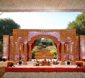 เวทีงานแต่งงานแบบดั้งเดิมแกะสลักอย่างหรูหรา สไตล์มหาราชา ทำจาก FRP สำหรับงานแต่งงานในอินเดีย สามารถปรับแต่งได้ - Product Image 1