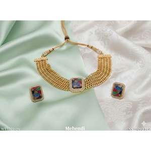ชุดสร้อยคอแบบอินเดียดั้งเดิม เครื่องประดับชาติพันธุ์สำหรับเจ้าสาว ดีไซน์หรูหราโดดเด่น เหมาะสำหรับงานแต่งงาน งานเทศกาล งานปาร์ตี้ หรือเป็นของขวัญ - Product Image 4