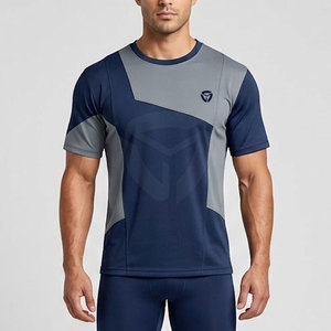 T-shirts d'été pour hommes à épaules tombantes avec un look oversize stylé, parfaits pour le streetwear et les tenues de voyage. - Product Image 4