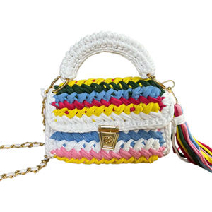Bolso Bandolera Mini de Ganchillo Hecho a Mano Multicolor - Bolso de Moda de Algodón de 8 Pulgadas con Cierre de Broche y Borla - Product Image 1