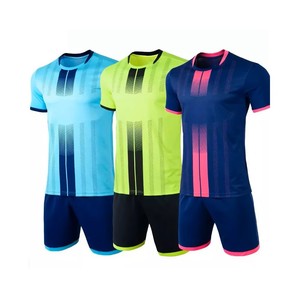 Ensemble d'uniformes de football 100 % polyester, dernière collection, protection UV, personnalisable avec nom d'équipe, pour hommes adultes, été et hiver - Product Image 5