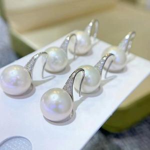 Boucles d'oreilles en argent S925 avec perles rondes de 11-12 mm, talons hauts, avec de légères imperfections, grandes boucles d'oreilles en perles - Product Image 1