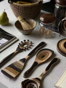 Juego de Utensilios de Madera Teñidos Ecológicamente, Regalo de Lujo para Amantes de la Gastronomía, Decoración de Cocina Sostenible de Abedul, Utensilios de Cocina de Calidad Profesional - Product Image 2