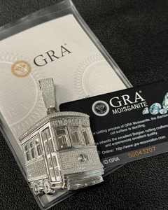Pendentif Chaîne Bus Personnalisé en Argent S925 et Moissanite VVS 3D, Bijoux Hip Hop Glacés pour Hommes et Femmes - Certifié GRA, Passe le Testeur de Diamants - Product Image 4
