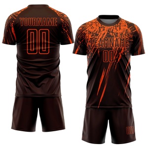 เสื้อฟุตบอลสีดำส้มแบบกำหนดเองขายดีที่สุด เสื้อทีมฟุตบอลระบายอากาศได้ดี พร้อมโลโก้ ชื่อ และหมายเลขส่วนตัวจากผู้ผลิต - Product Image 1