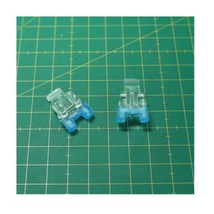 Pied de couture à 200136002 boutons (T), PIED-DE-BICHE, PIÈCES DE RECHANGE POUR MACHINE À COUDRE DOMESTIQUE, FABRIQUÉ À TAIWAN - Product Image 1