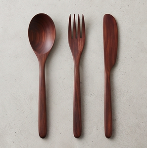 Ensemble de couverts en bois, cuillère, fourchette, couteau, design minimaliste, poli à la main, réutilisable, pour le camping, les événements et les repas en plein air - Product Image 1