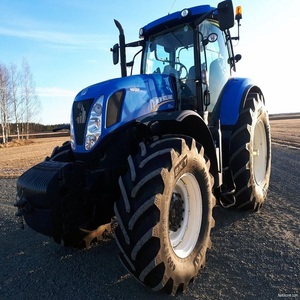Tracteur New Hollandds, achat de qualité supérieure, livraison rapide, robuste, performances fiables, parfait pour l'agriculture et les travaux sur le terrain - Product Image 1