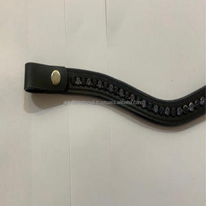 Bandeau de sourcils cheval finition noire, en cuir de vache, imitation fibre de carbone, incrustation de canaux vide, de luxe, personnalisés, grands cristaux scintillants avec bouton à pression - Product Image 3