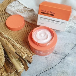 [POUR LA PEAU] ครีมบำรุงผิวหน้าสูตรเพิ่มความกระจ่างใส ไม่เหนียวเหนอะหนะ ช่วยปรับสีผิว ให้ความชุ่มชื้น - Product Image 2