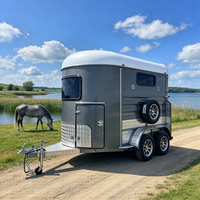 Remorque pour chevaux 2HSL-S, réglable, télescopique, à chargement droit, avec système de sécurité d'urgence et boîte à équipement externe