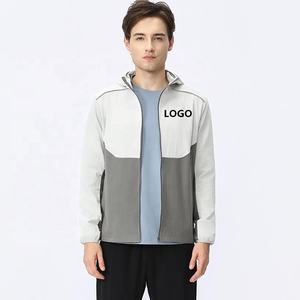 ผู้ผลิต OEM รับผลิตตามสั่ง ชุดวอร์มไนลอนสตรีทแวร์ กางเกงจ็อกเกอร์ เสื้อแจ็คเก็ตกันลมแบบมีซิปสะท้อนแสงสำหรับผู้ชาย - Product Image 6