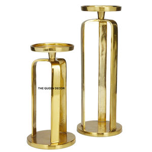 Ideal para decoraciones únicas de recepción de bodas, candelabro con diseño de asta de ciervo en color dorado con elegantes motivos. - Product Image 2