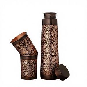 Bouteille d'eau en cuivre au design antique, qualité supérieure, 100 % certifiée sans BPA, écologique, passe au lave-vaisselle, style américain - Product Image 1