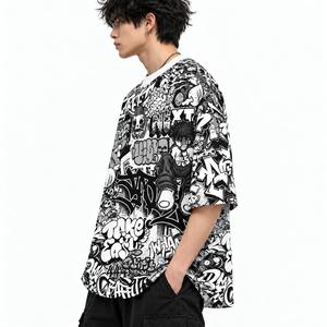 T-shirt graphique oversize pour homme, style streetwear, noir et blanc, imprimé graffiti cartoon, manches courtes, col rond - Product Image 4
