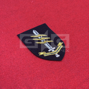 Insignia Bordada a Mano, Escudo Negro con Espada y Rayo Dorado, Insignia Vintage Más Vendida - Product Image 4