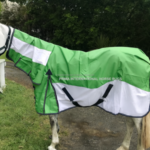 Couverture de cheval Prima Turnout 1200D Ripstop imperméable pour extérieur toutes saisons, doublure en coton, 2 sangles de fixation - Product Image 3
