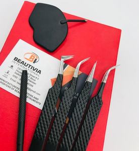 Pince à épiler personnalisée noire mate avec logo pour extensions de cils, en acier inoxydable durable, à pointe diamantée, pour volume et fibres - Product Image 2