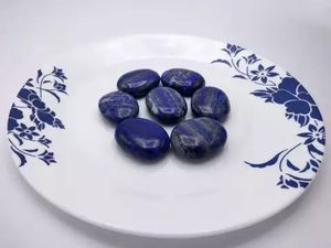 Piedra Ovalada de Lapislázuli Natural Pulida, Figura de Gema Azul, Piedra de Meditación para Aliviar el Estrés, para Decoración o Regalo - Product Image 1
