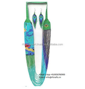 Conjunto de joyas de cuentas de vidrio en capas tribales del sudoeste tradicional con pendientes a juego - Product Image 3