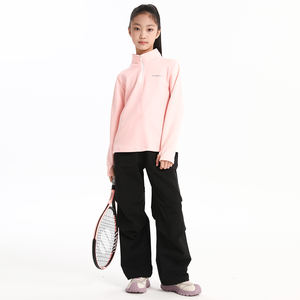 Ninja Urbain Discret : Tissus techniques entièrement noirs avec fermetures magnétiques discrètes pour un profil tactique silencieux et élégant pour femmes - Product Image 2