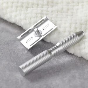 Safety Razor <b>Flash</b> Sale (Aluminum Version) <b>Light</b> Weight Safety Professional Top High Quality Razor For Men And Custom Logo - Product Image 3