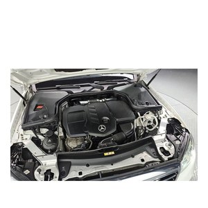 Mercedes-Benz Classe E E220d 4MATIC Exclusive Juin 2020 146 753 km Diesel Automatique Sièges en cuir Caméra de recul Volant à gauche - Product Image 6