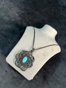 สร้อยคอจี้หินเทอร์ควอยซ์ทำมือสไตล์มาคราเม่ โบโฮธรรมชาติ ปรับได้ สายสีดำ เครื่องประดับบำบัด - Product Image 2