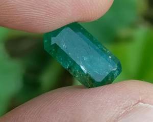 Piedra Preciosa de Esmeralda Natural Certificada, Esmeralda Verde Suelta de Alta Calidad, Piedra de Grado Joyería para Anillos y Colgantes - Product Image 1
